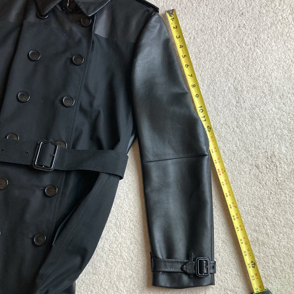 Burberry London leather/cotton, double breasted & belted trench coat - like new - Picture 4 of 15